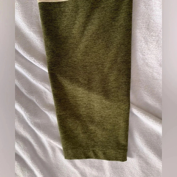 Outdoor Voices 7/8 Dipped Warmup Leggings Size Small Oatmeal, Moss and Fog - Picture 7 of 11